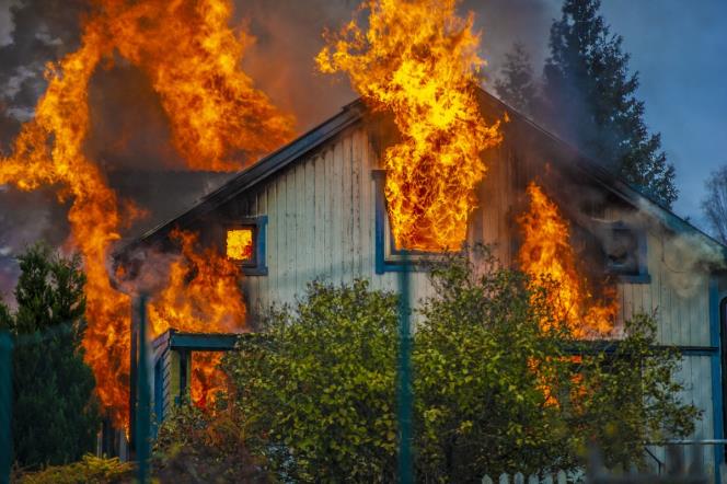 Kraftig villabrand i Fagersta